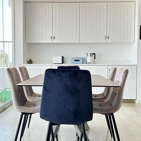 Blue Penthouse Mackenzie Apartment