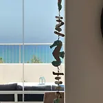 Апартаменти Blue Penthouse Mackenzie