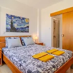 Blue Penthouse Mackenzie Апартаменти