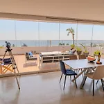 Blue Penthouse Mackenzie * ラルナカ