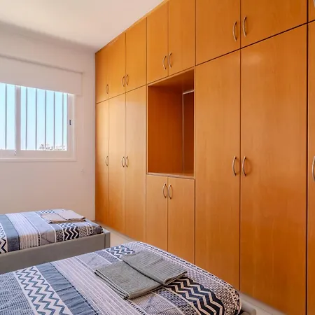 Blue Penthouse Mackenzie Апартаменты *