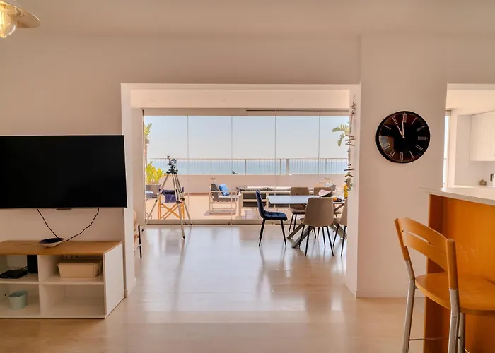 Blue Penthouse Mackenzie Apartment *