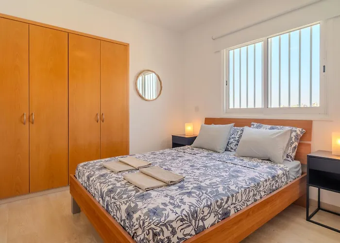 Apartment Blue Penthouse Mackenzie Larnaca