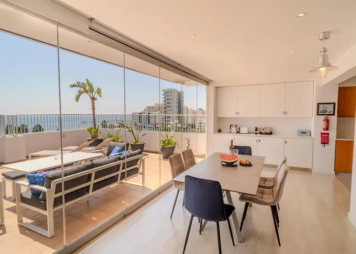 Apartment Blue Penthouse Mackenzie *