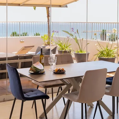 Blue Penthouse Mackenzie Apartman *